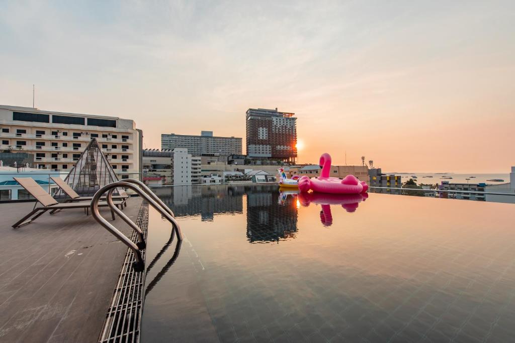 هتل بلک وود پاتایا